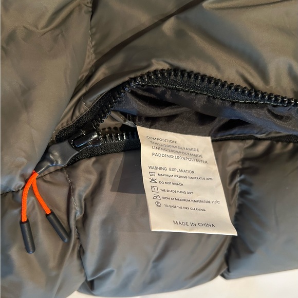 NWT Hunter Green/Black Reversible Hooded Puffed Vest - Picture 13 of 14